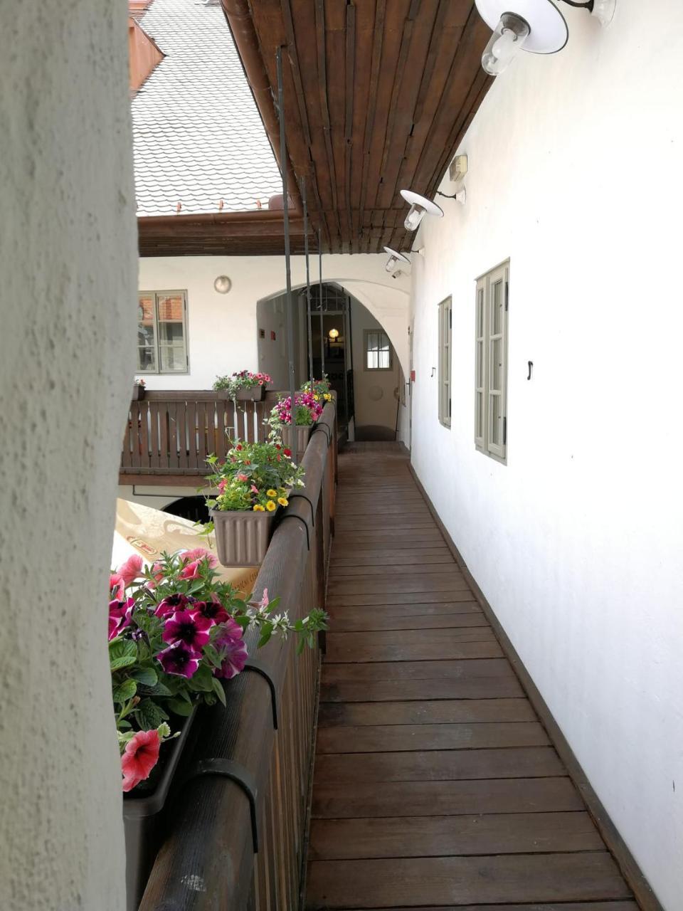 Hotel Kocour Třebíč Εξωτερικό φωτογραφία